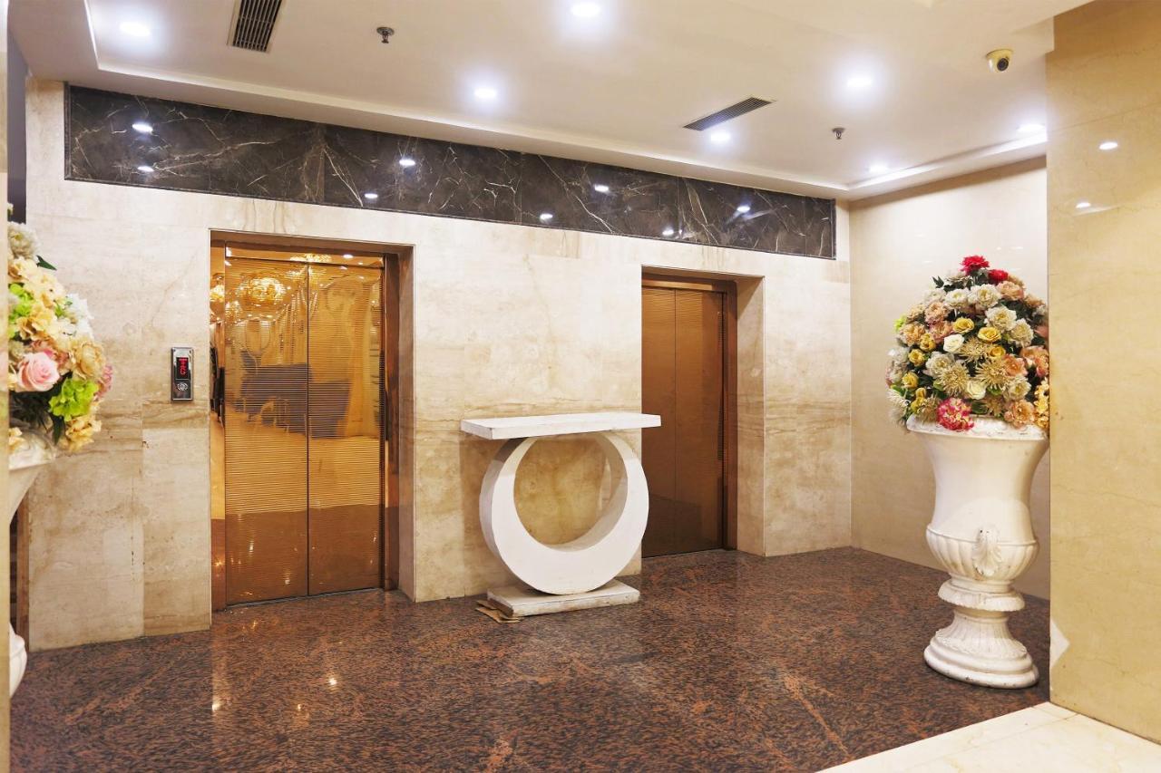 Capital O Green Palms Near Jhilmil Metro Station Hotel New Delhi Exterior foto