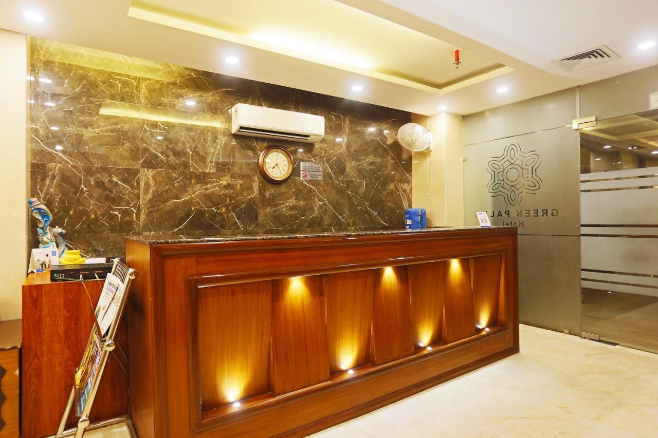 Capital O Green Palms Near Jhilmil Metro Station Hotel New Delhi Exterior foto