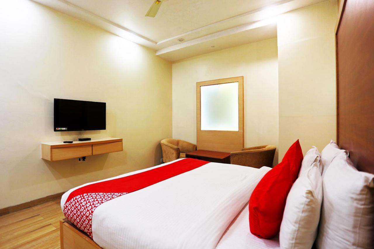 Capital O Green Palms Near Jhilmil Metro Station Hotel New Delhi Exterior foto