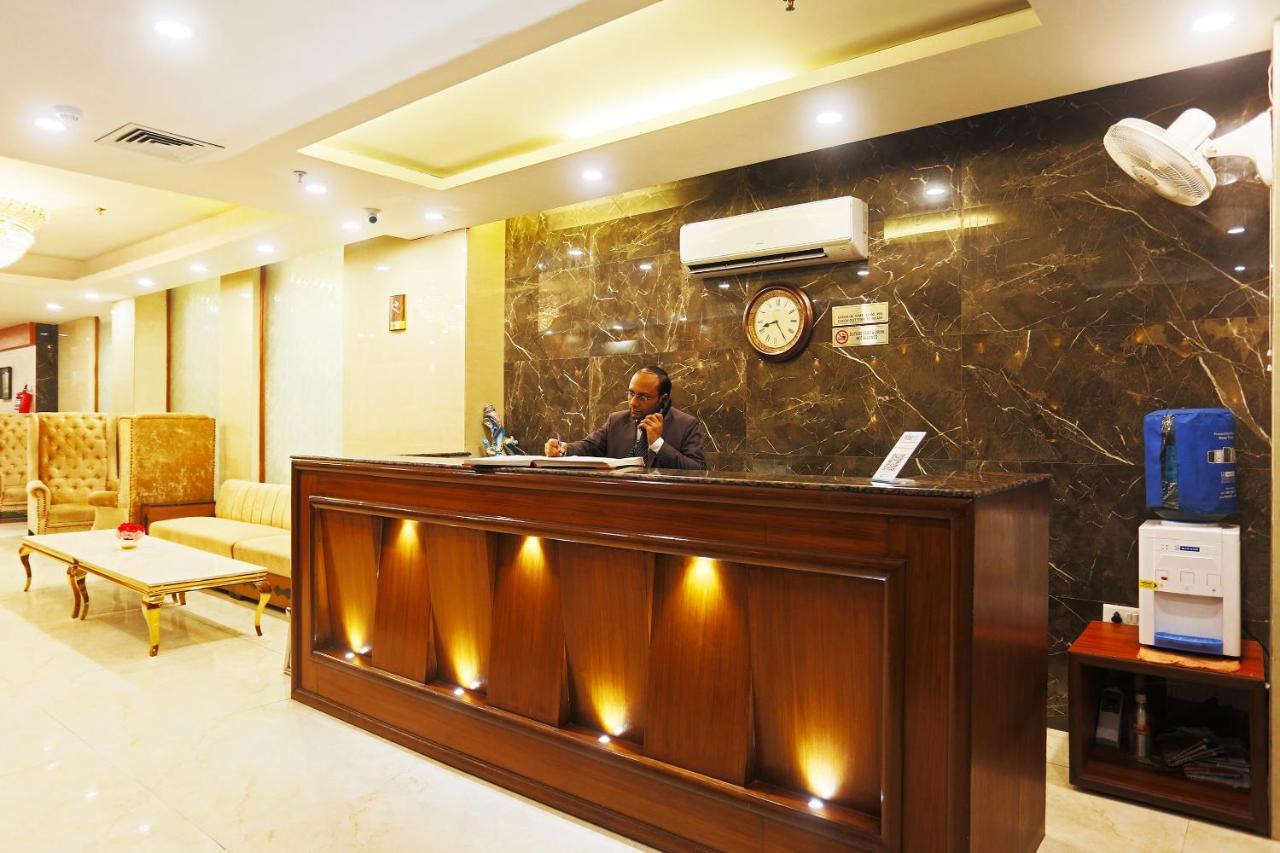 Capital O Green Palms Near Jhilmil Metro Station Hotel New Delhi Exterior foto