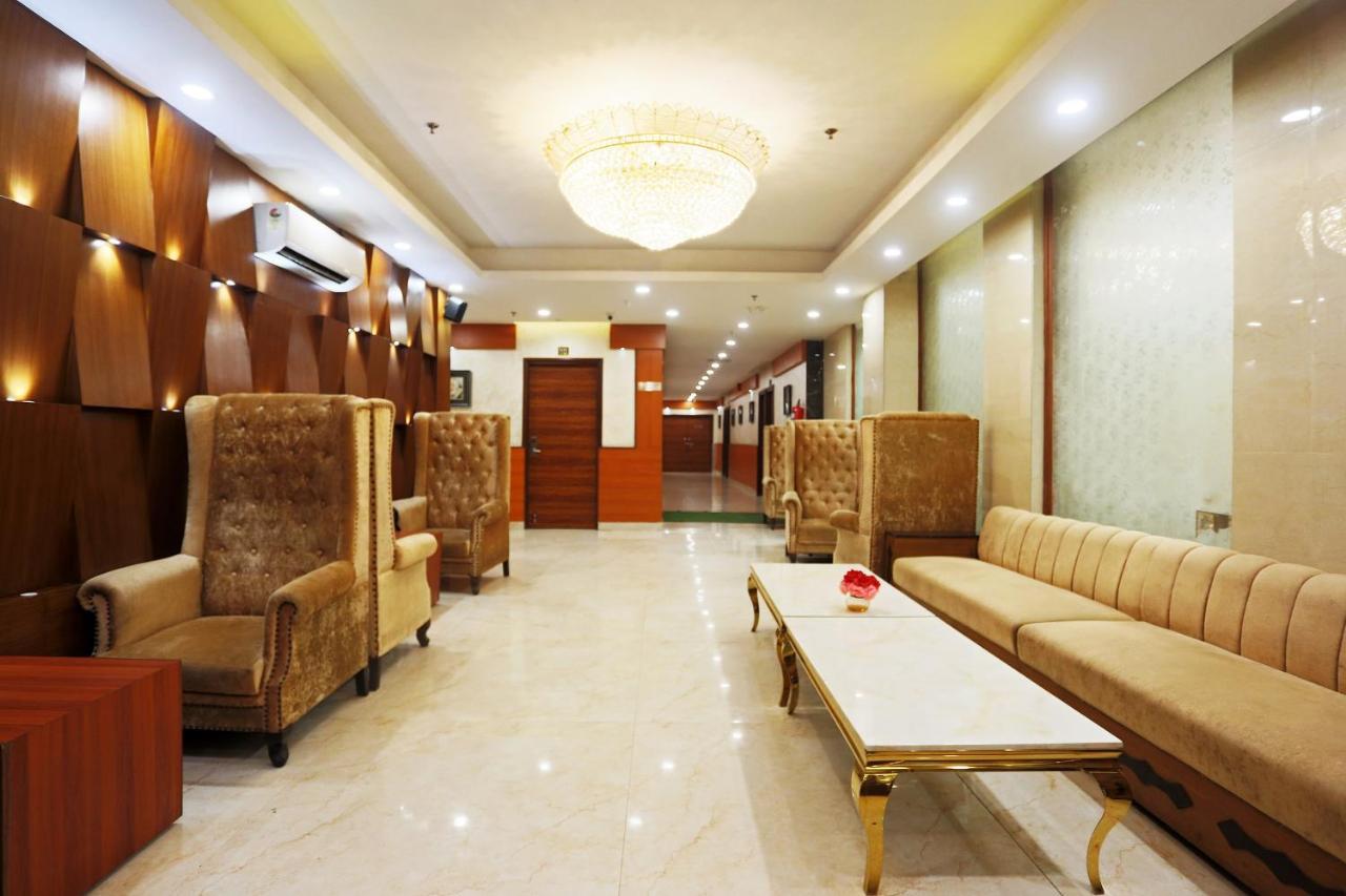 Capital O Green Palms Near Jhilmil Metro Station Hotel New Delhi Exterior foto