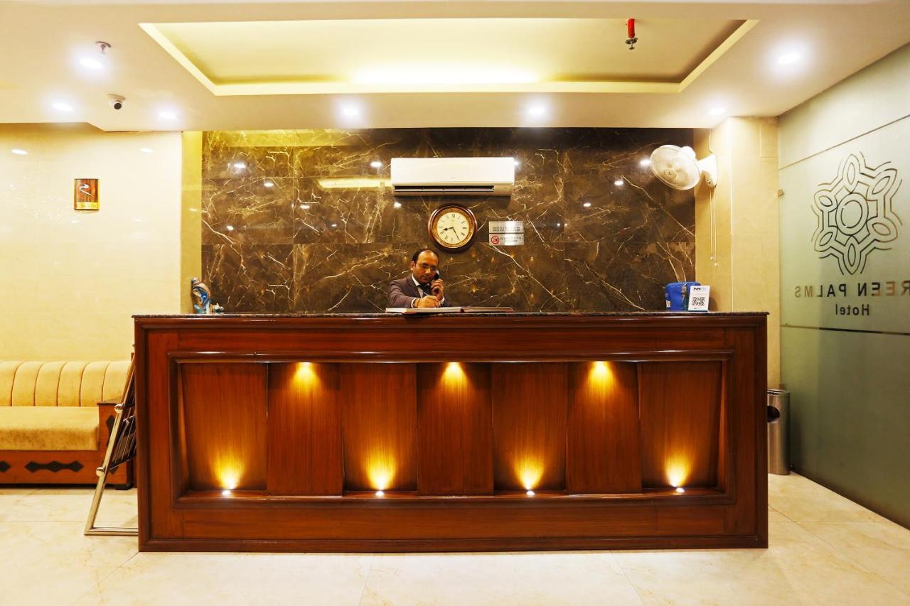 Capital O Green Palms Near Jhilmil Metro Station Hotel New Delhi Exterior foto