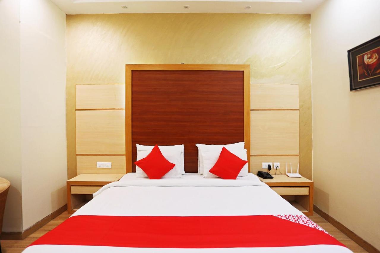 Capital O Green Palms Near Jhilmil Metro Station Hotel New Delhi Exterior foto